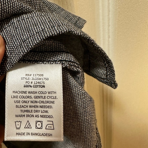 Levi’s Gray short sleeve button down shirt - Picture 3 of 6